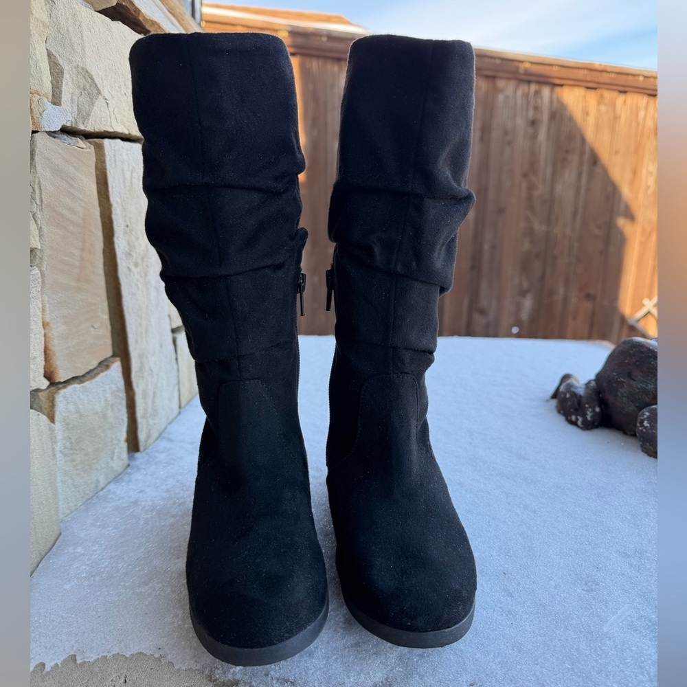 Zoe & Zac girls Pepper Slouch black calf boots Sz-1.   U